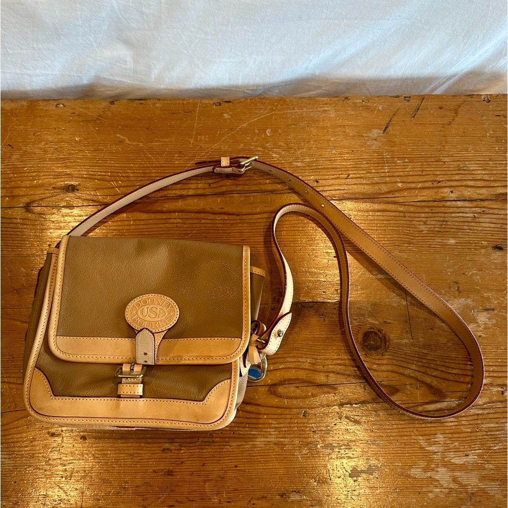 Dooney and Bourke leather cross body bag - Picture 2 of 6